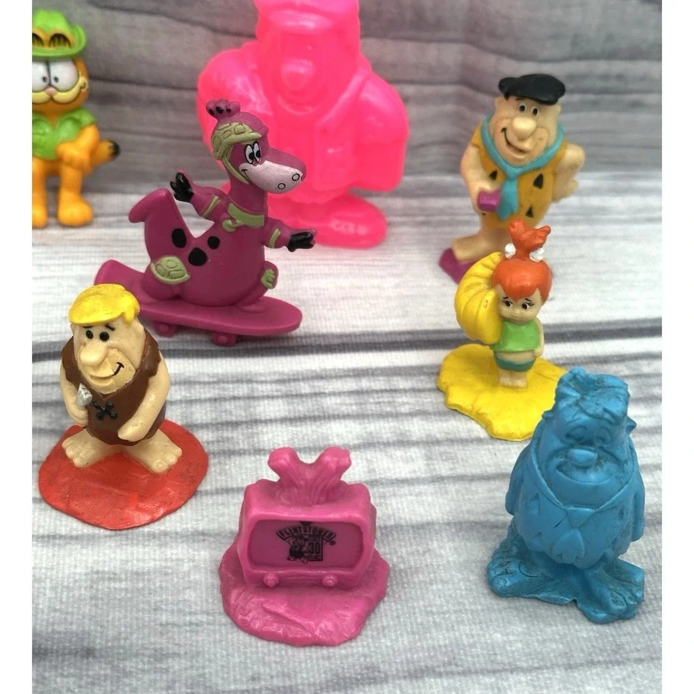 VINTAGE FIGURES/ TOYS - SESAME STREET GARFIELD FLINSTONES CABBAGE PATCH KID   *5